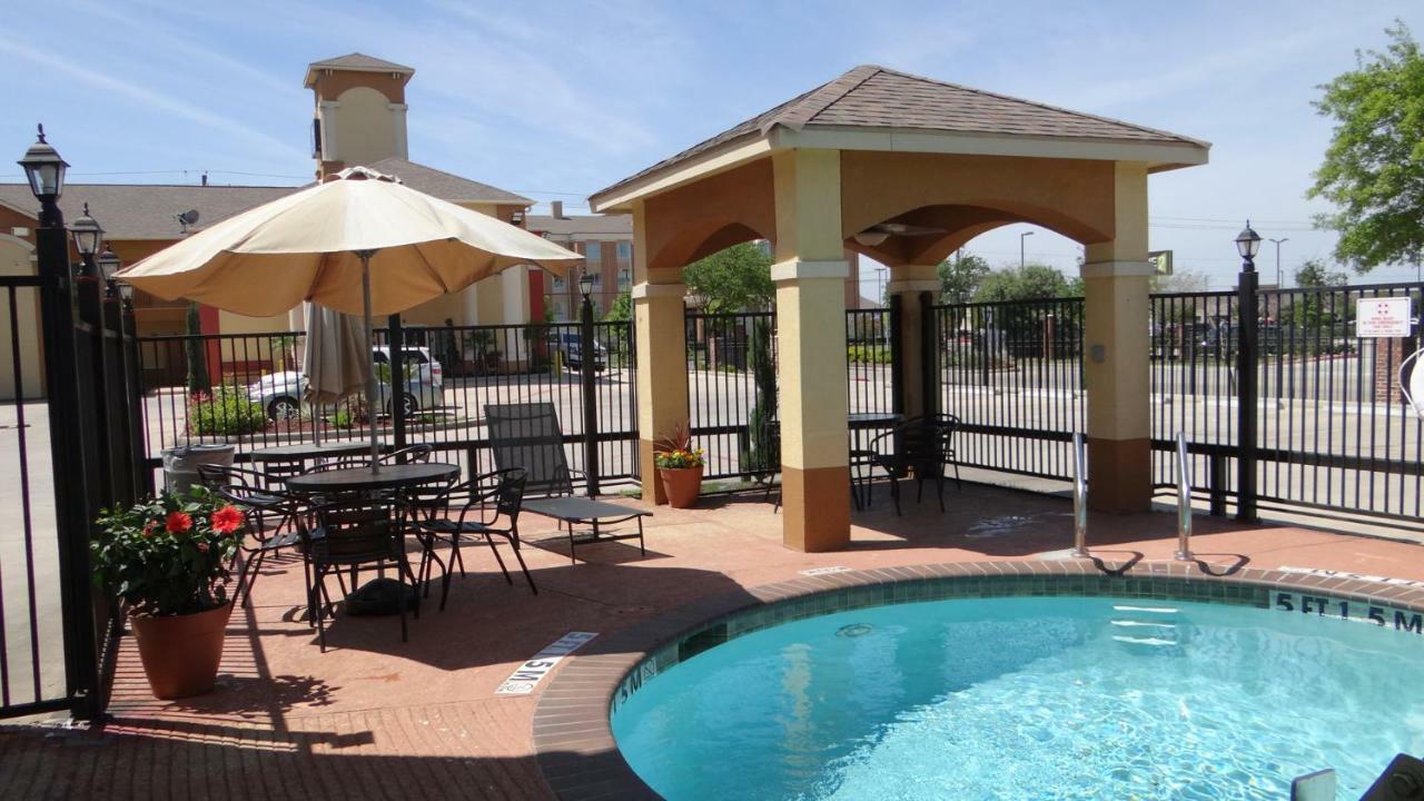Regency Inn & Suites - Baytown Dış mekan fotoğraf